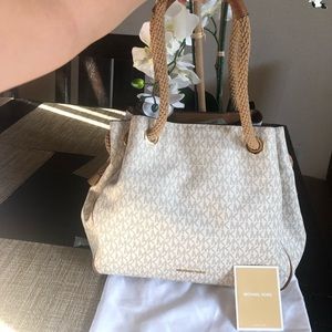 Michael Kors Handbag 100% Authentic